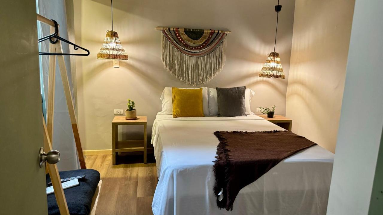 Luum Casa Hotel Manila 麦德林 外观 照片
