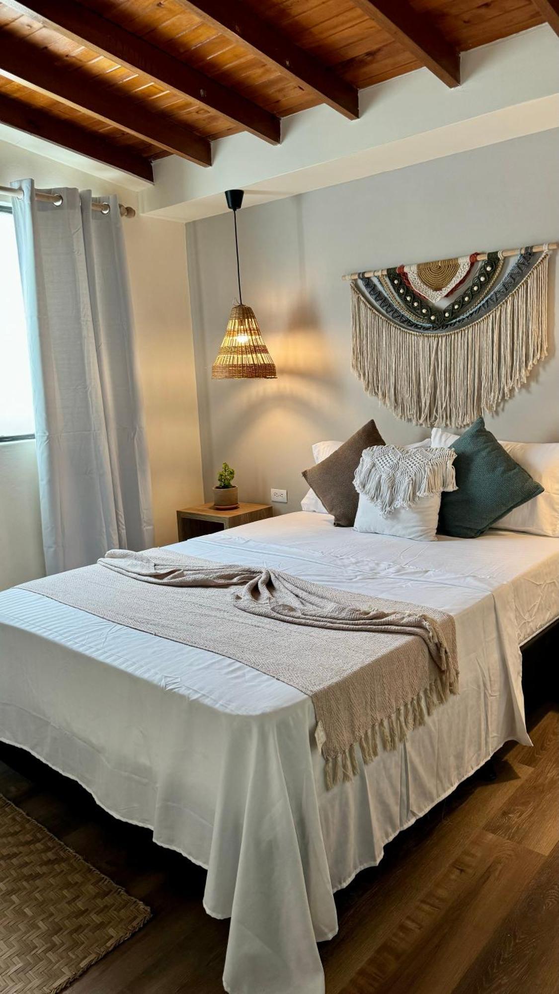 Luum Casa Hotel Manila 麦德林 外观 照片