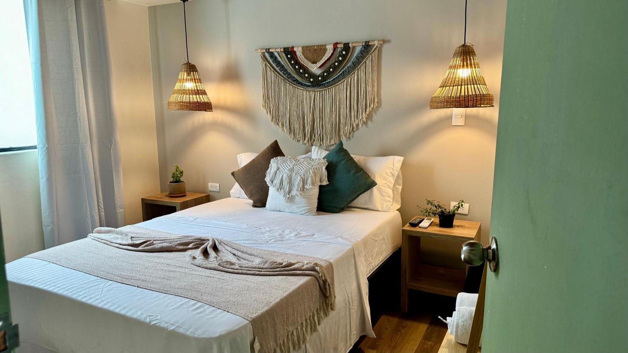 Luum Casa Hotel Manila 麦德林 外观 照片