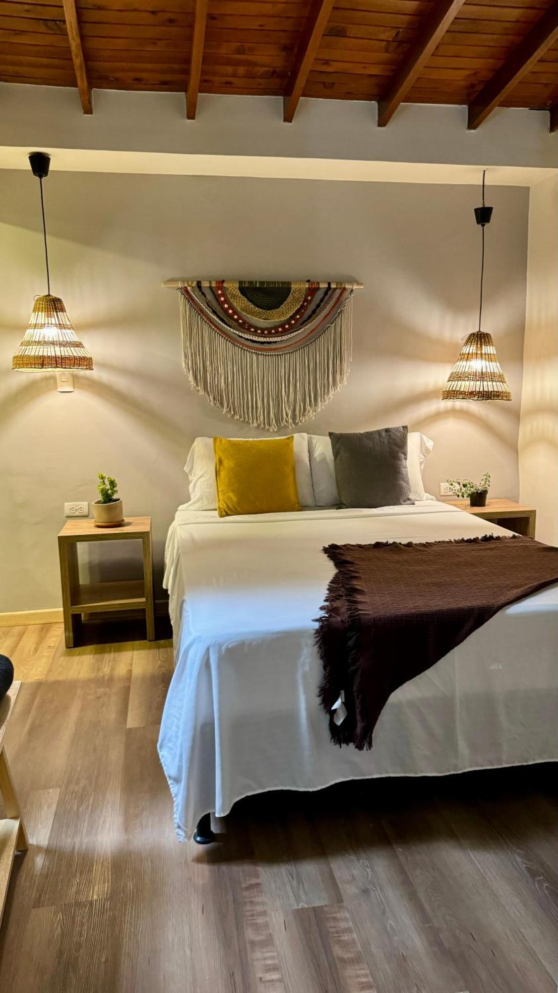 Luum Casa Hotel Manila 麦德林 外观 照片
