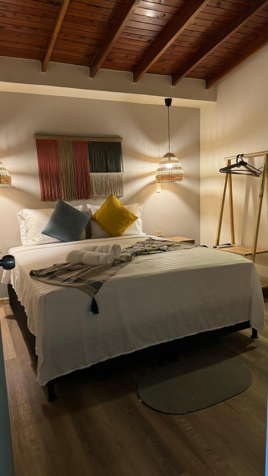 Luum Casa Hotel Manila 麦德林 外观 照片