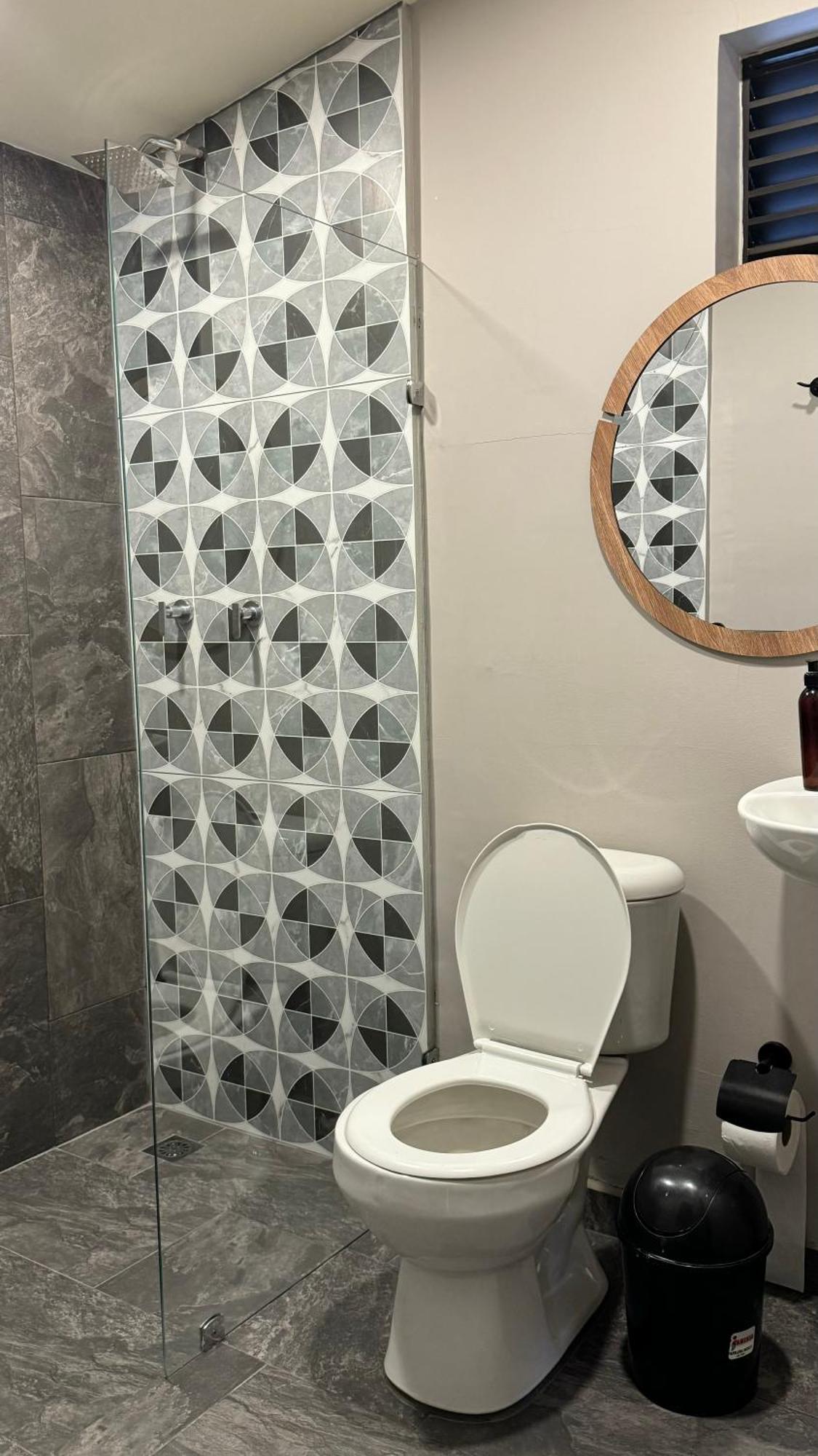 Luum Casa Hotel Manila 麦德林 外观 照片